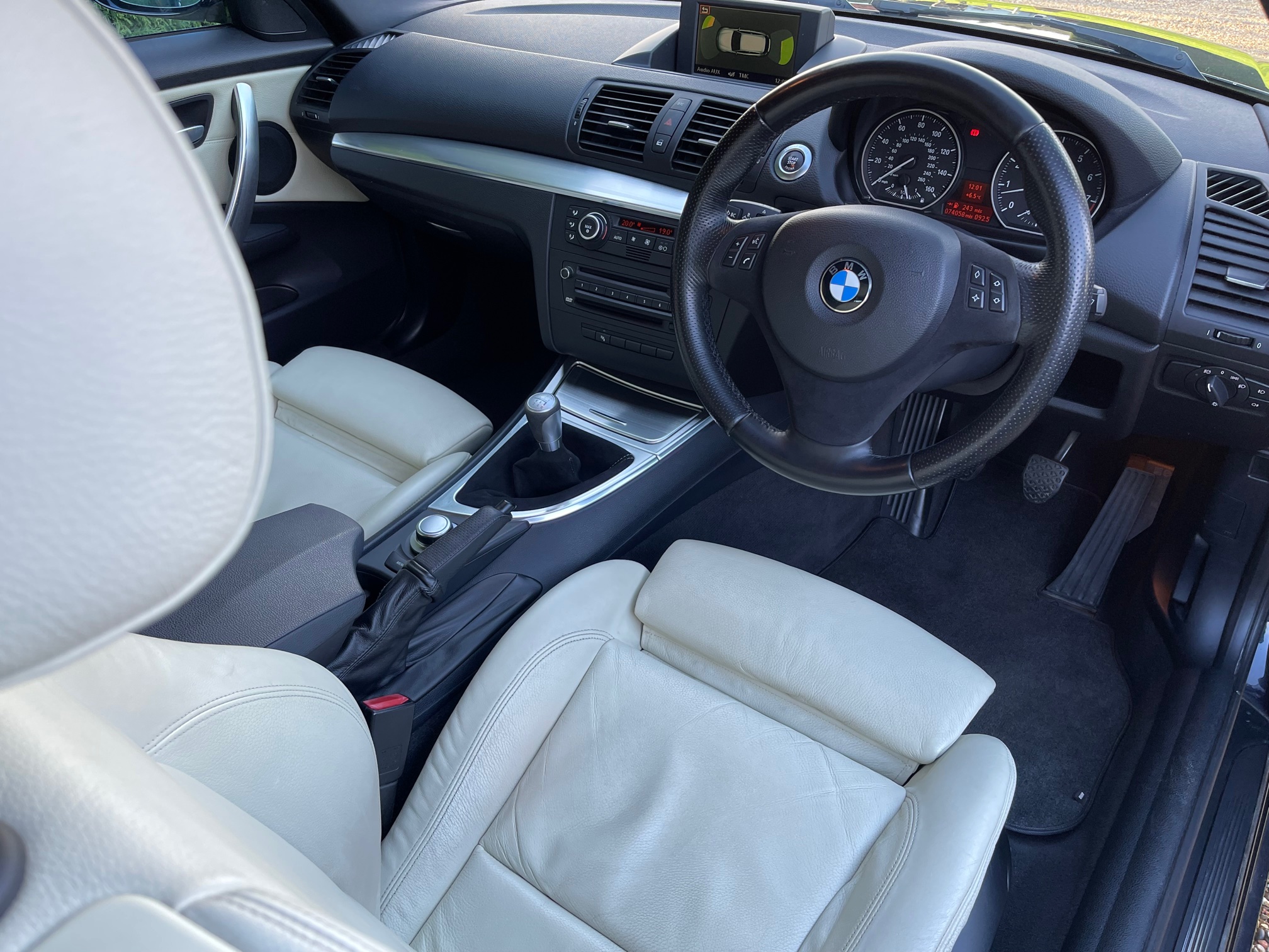 BMW 130i LE 3-Door full